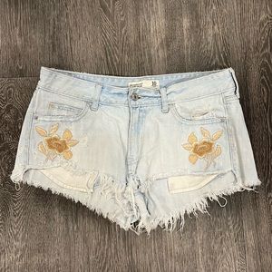 Abercrombie low rise shorts!